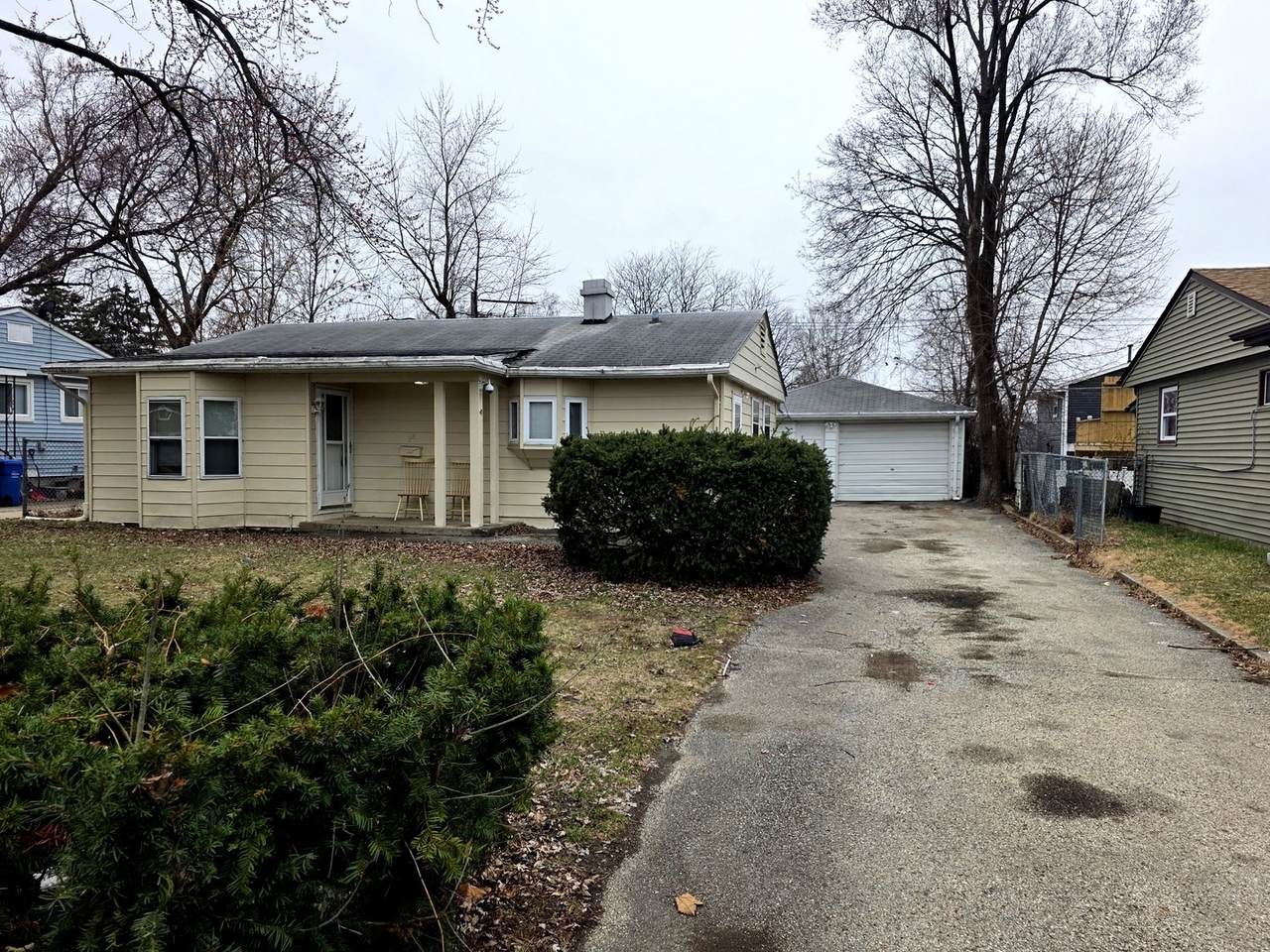 28 Hickory Drive - Photo 1