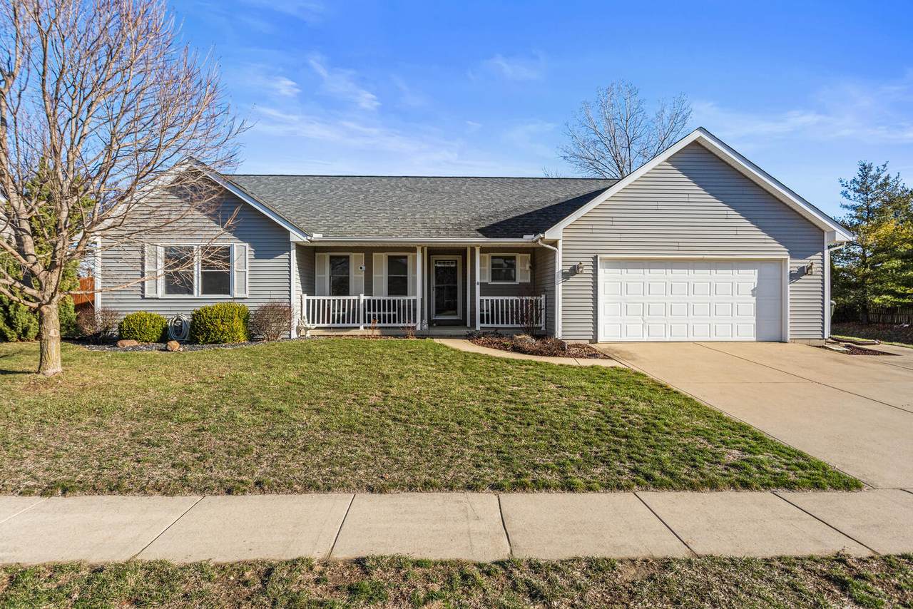 1202 Edgeview Drive - Photo 1