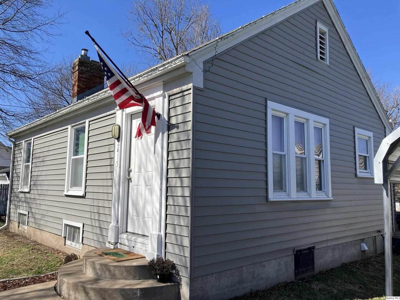 2415 Larch Rd - Photo 1