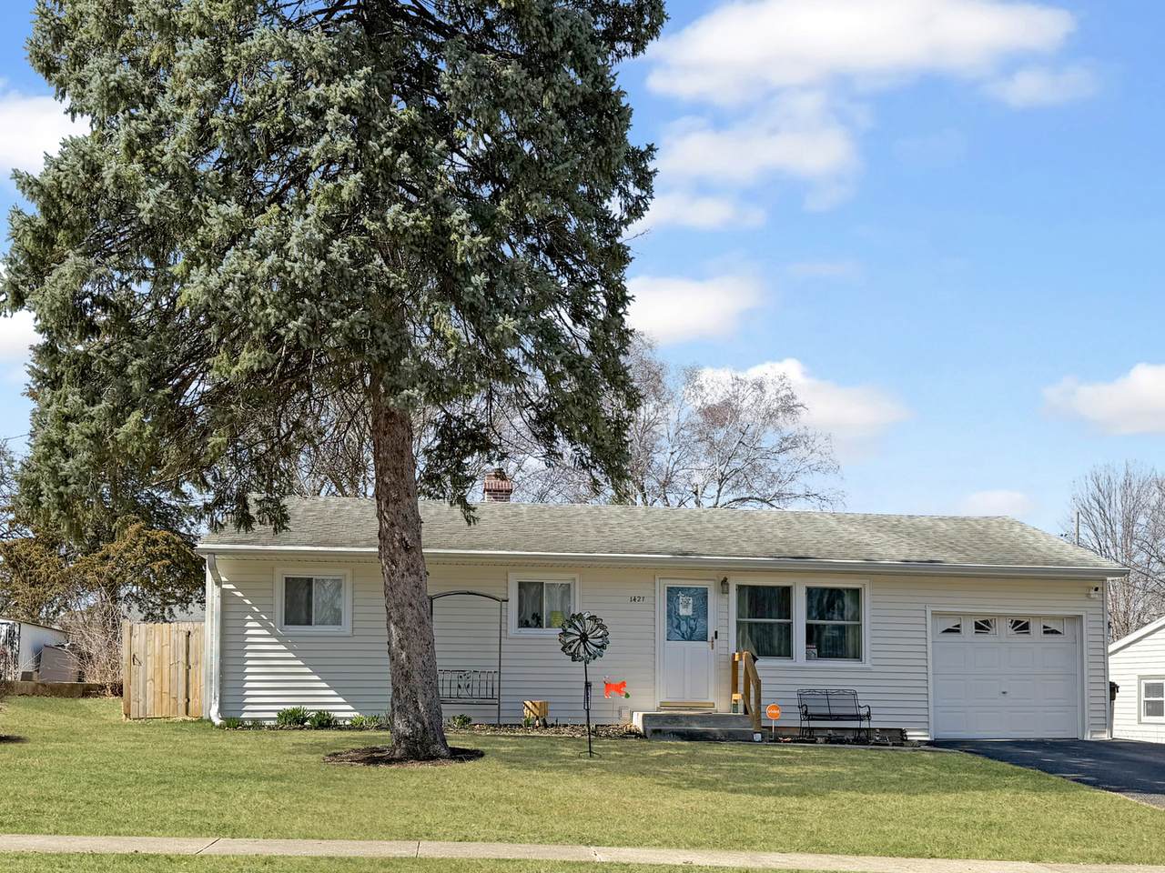 1427 Mark Drive - Photo 1