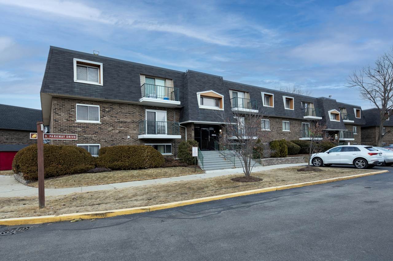 3856 Parkway Drive - Photo 1