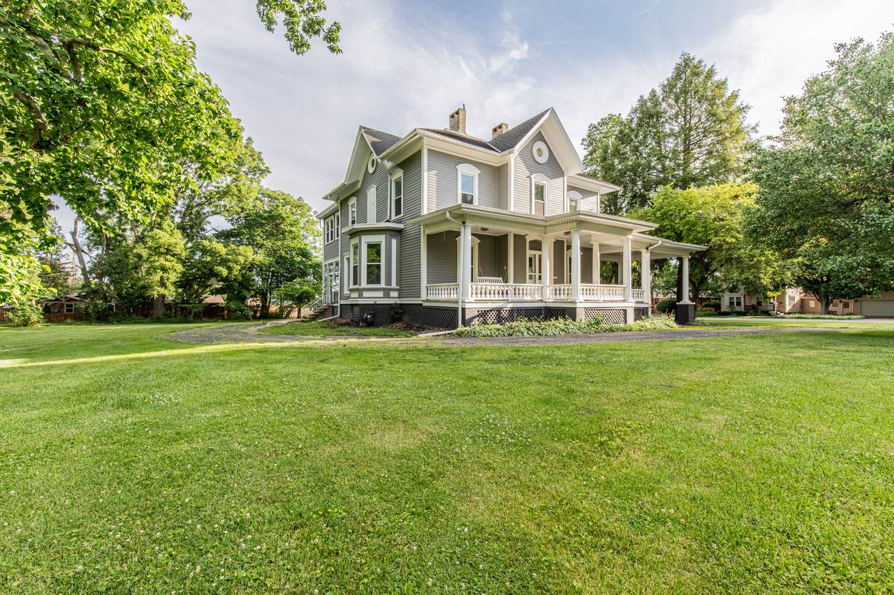 612 Peru Street - Photo 1