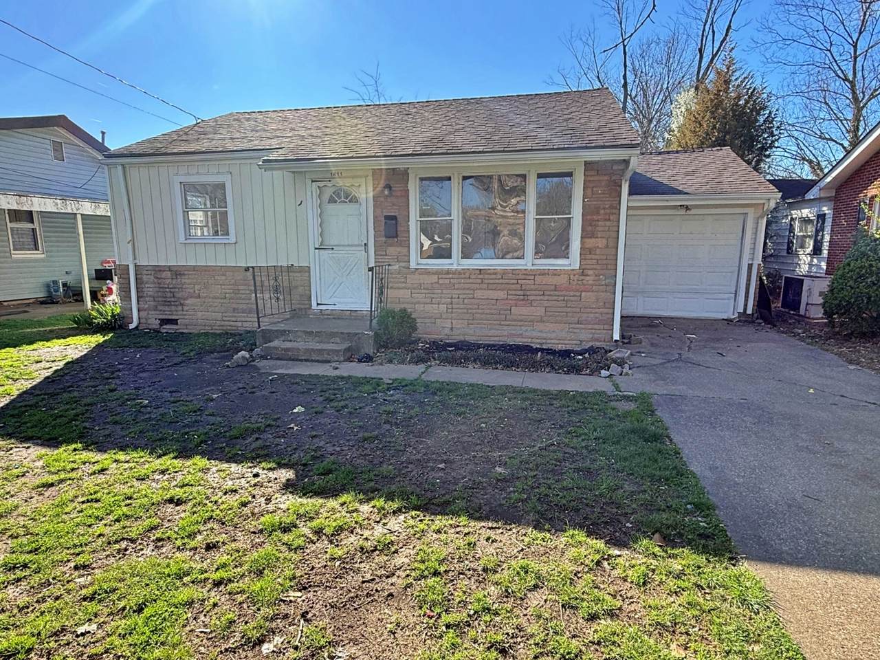 1611 Ferry Street - Photo 1