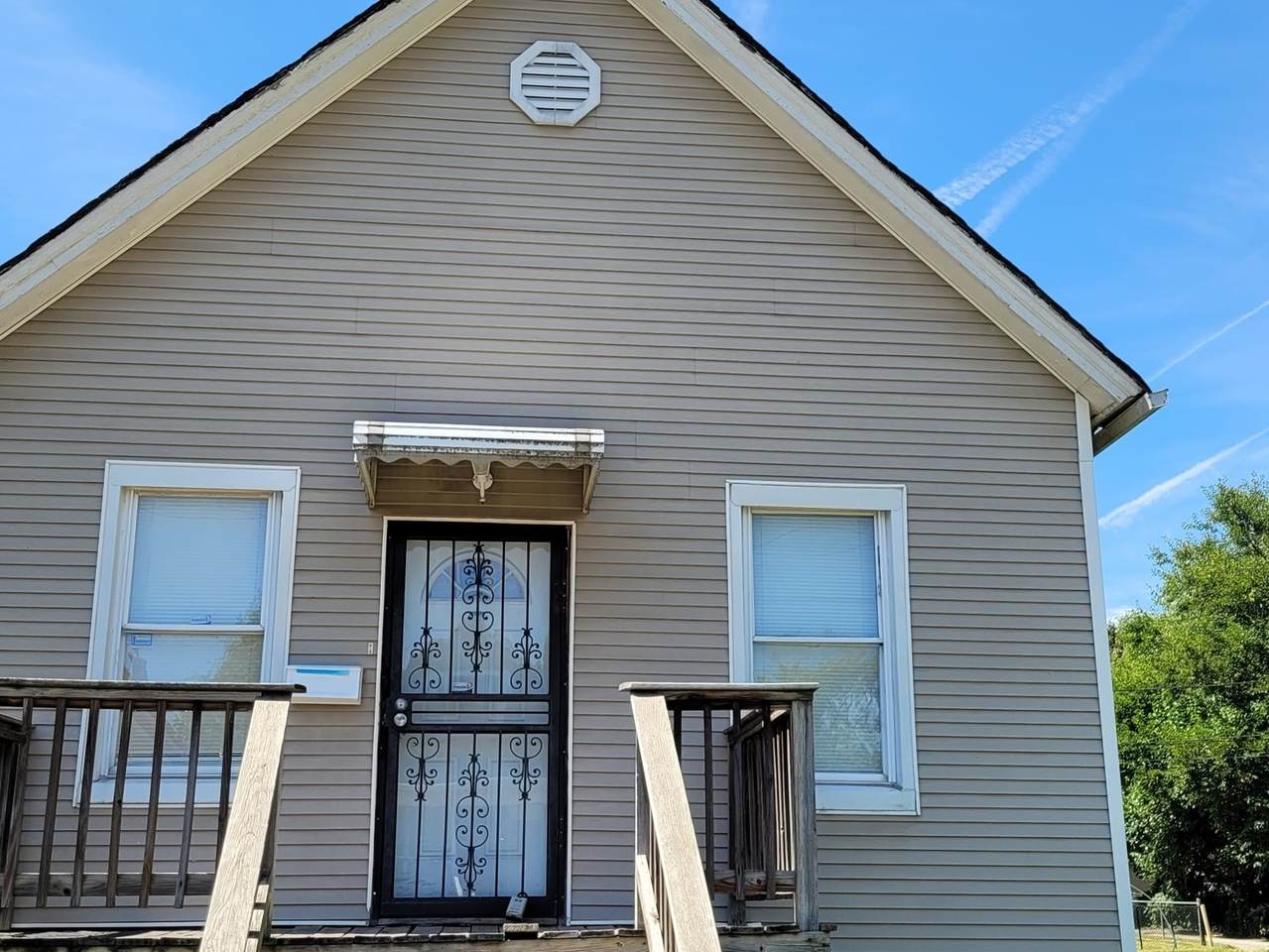 11720 Wentworth Avenue - Photo 1