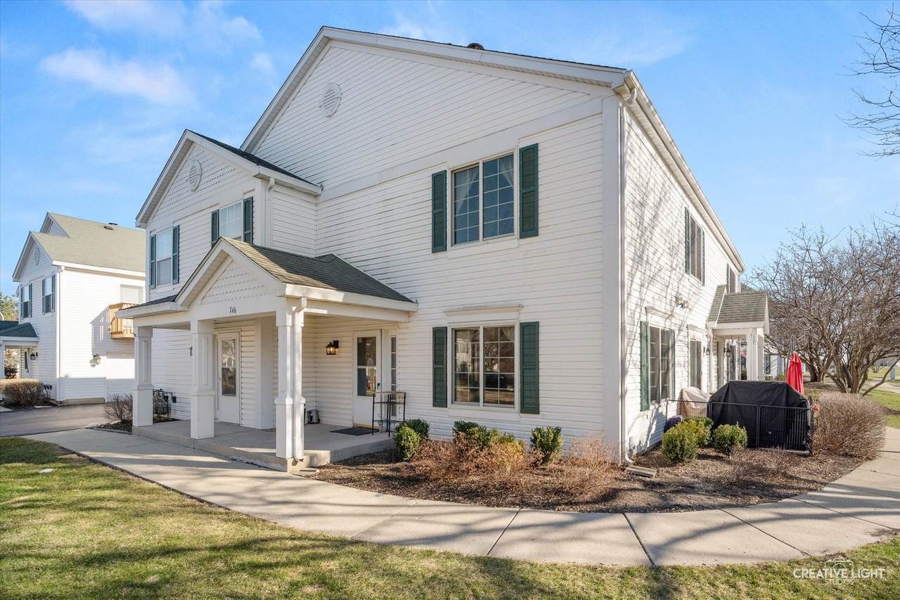 746 Fieldcrest Drive - Photo 1