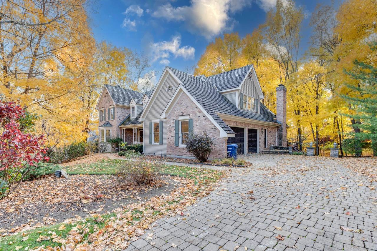 813 Fox Glen Drive - Photo 1