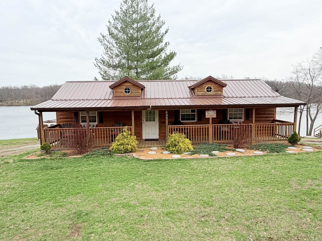 845 Lakeview Road - Photo 1