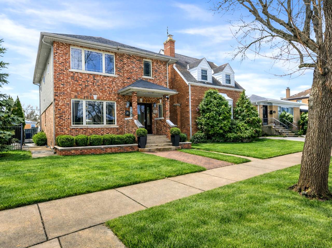 6128 Kildare Avenue - Photo 1