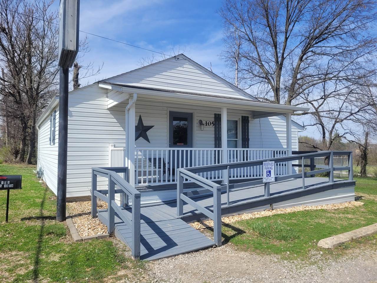 105 18th Street - Photo 1