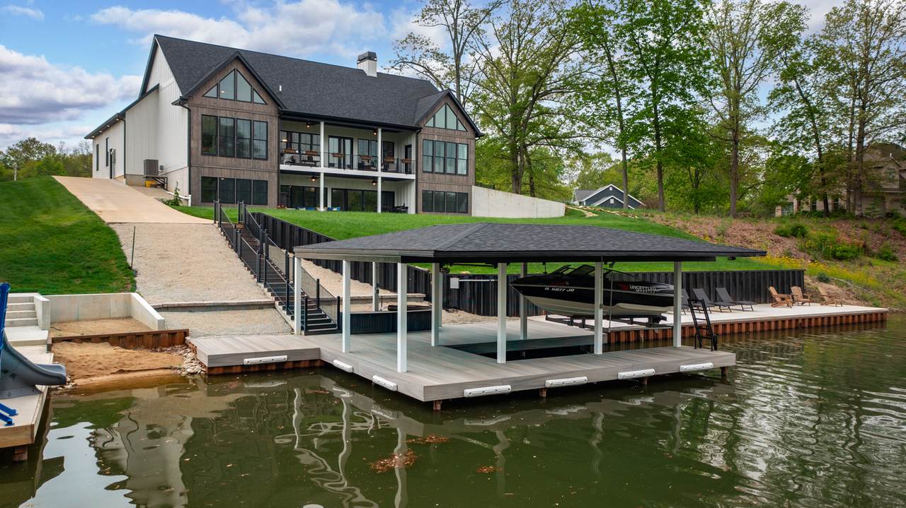 10028 Pineridge Drive - Photo 1