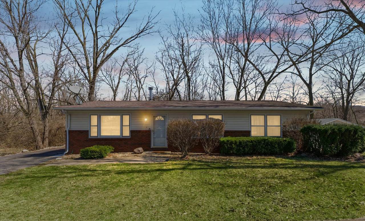 646 Cove Court - Photo 1