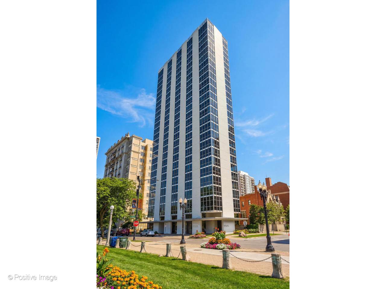 1555 Dearborn Parkway - Photo 1