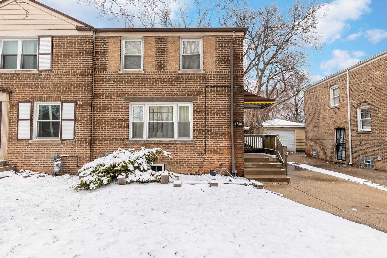 9640 Hoxie Avenue - Photo 1