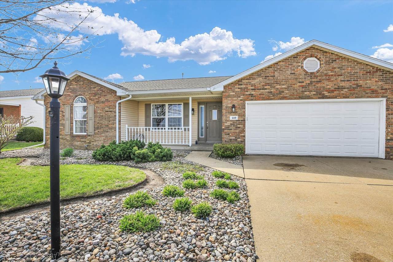 609 Pheasant Run Road - Photo 1