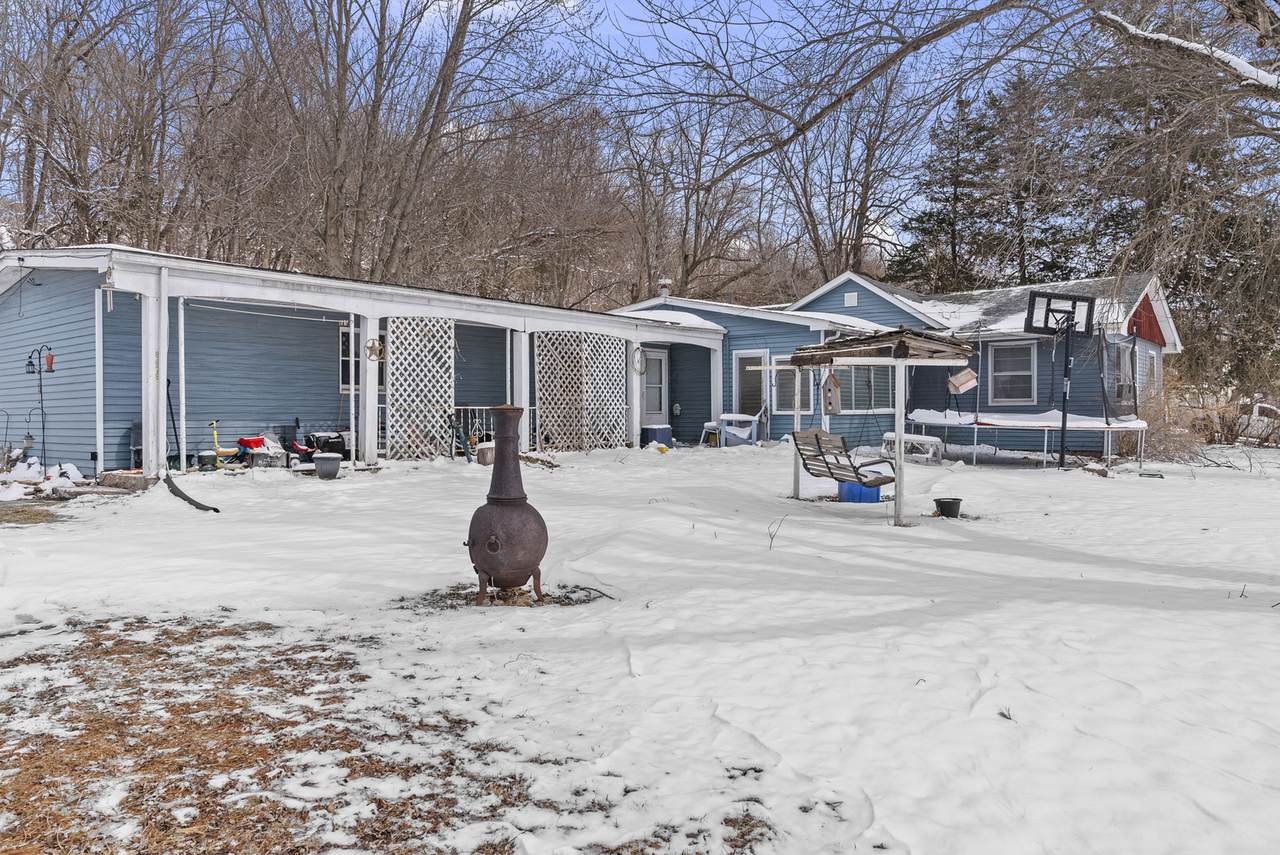 8822 86th Avenue - Photo 1