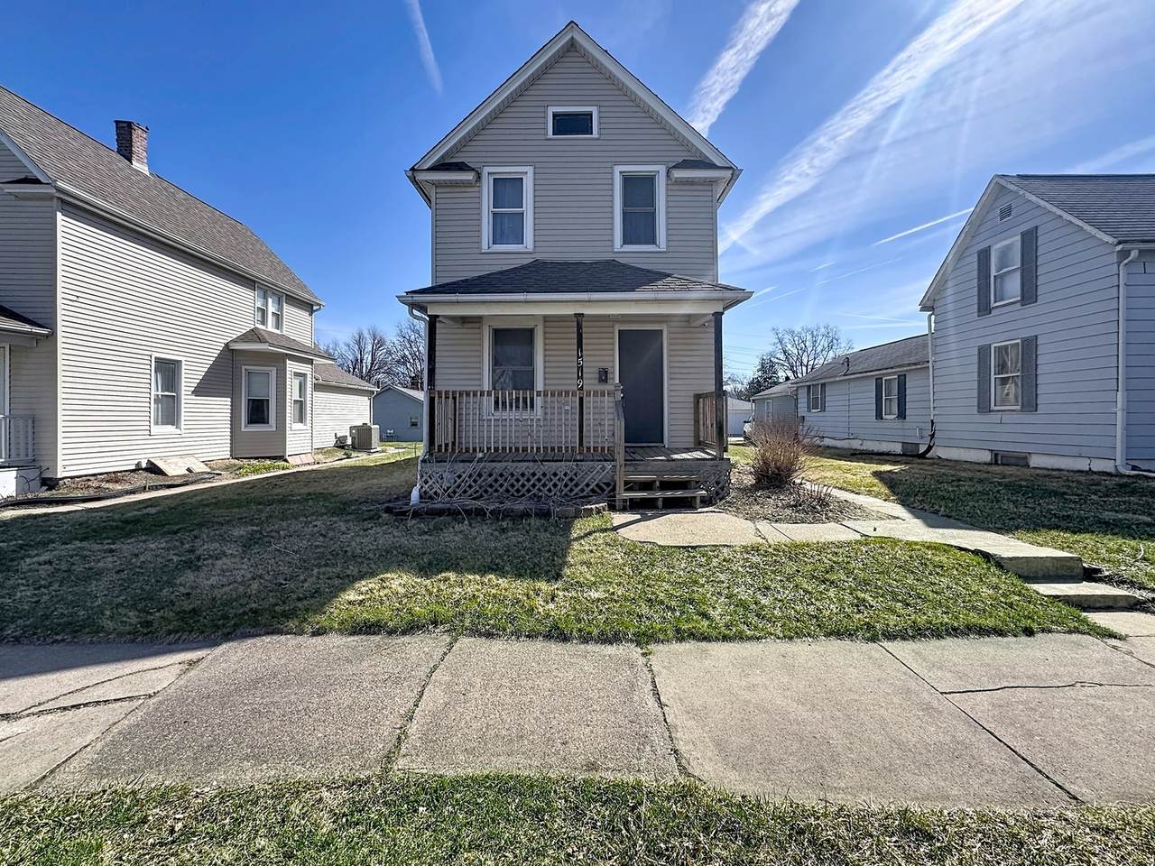 1519 42nd Street - Photo 1