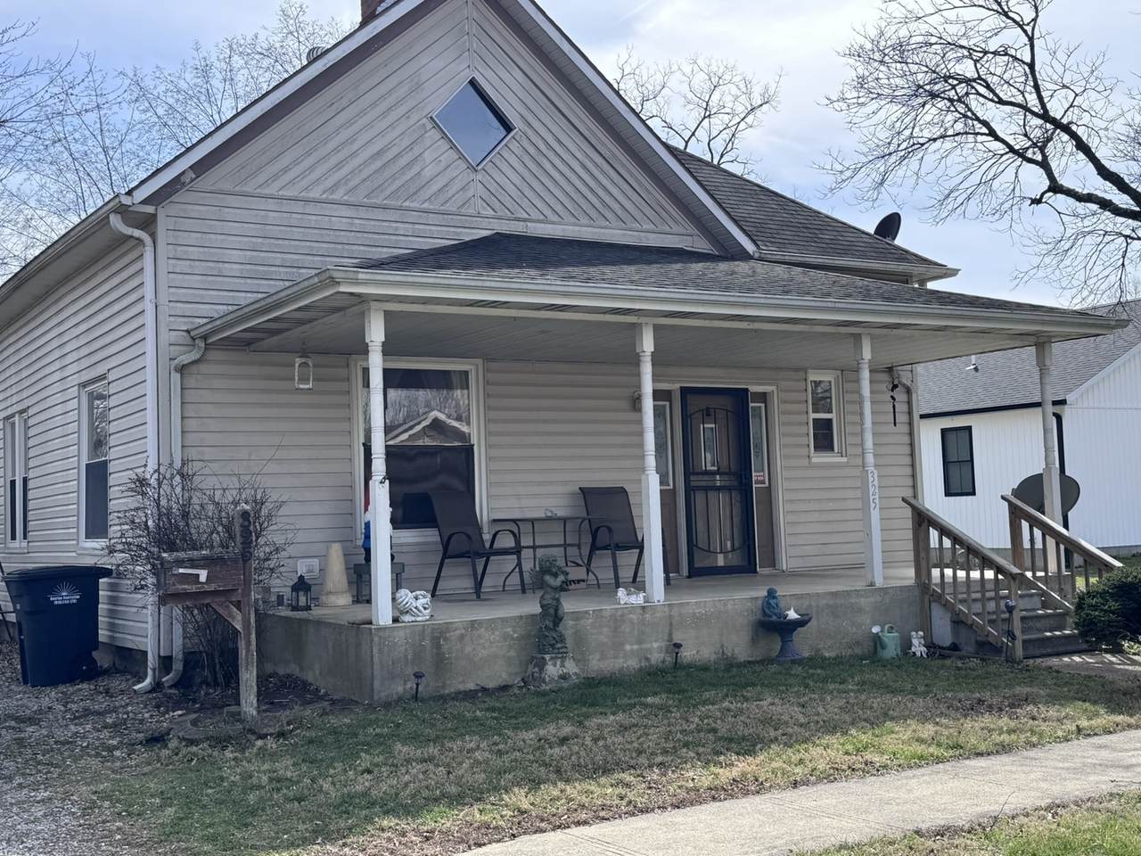 325 Porter Street - Photo 1