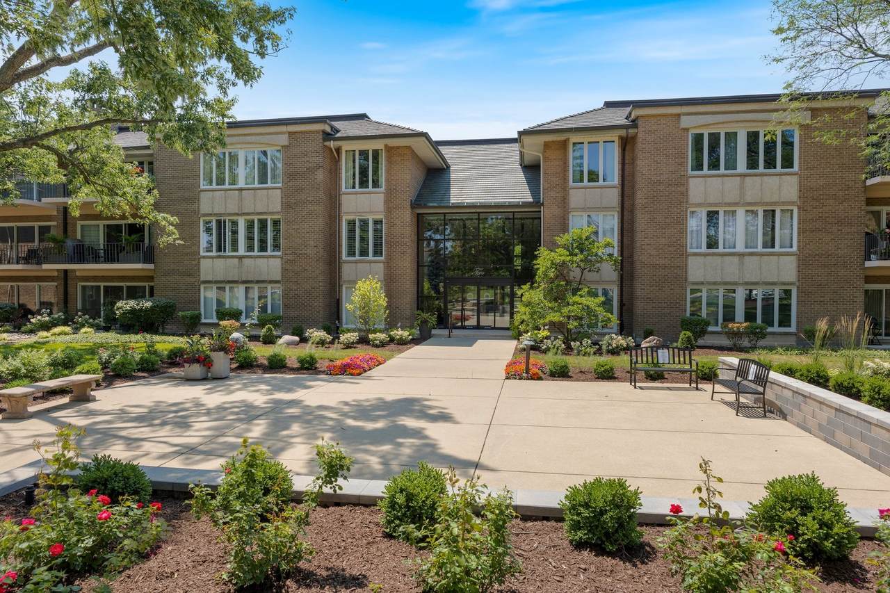 2 Oak Brook Club Drive - Photo 1