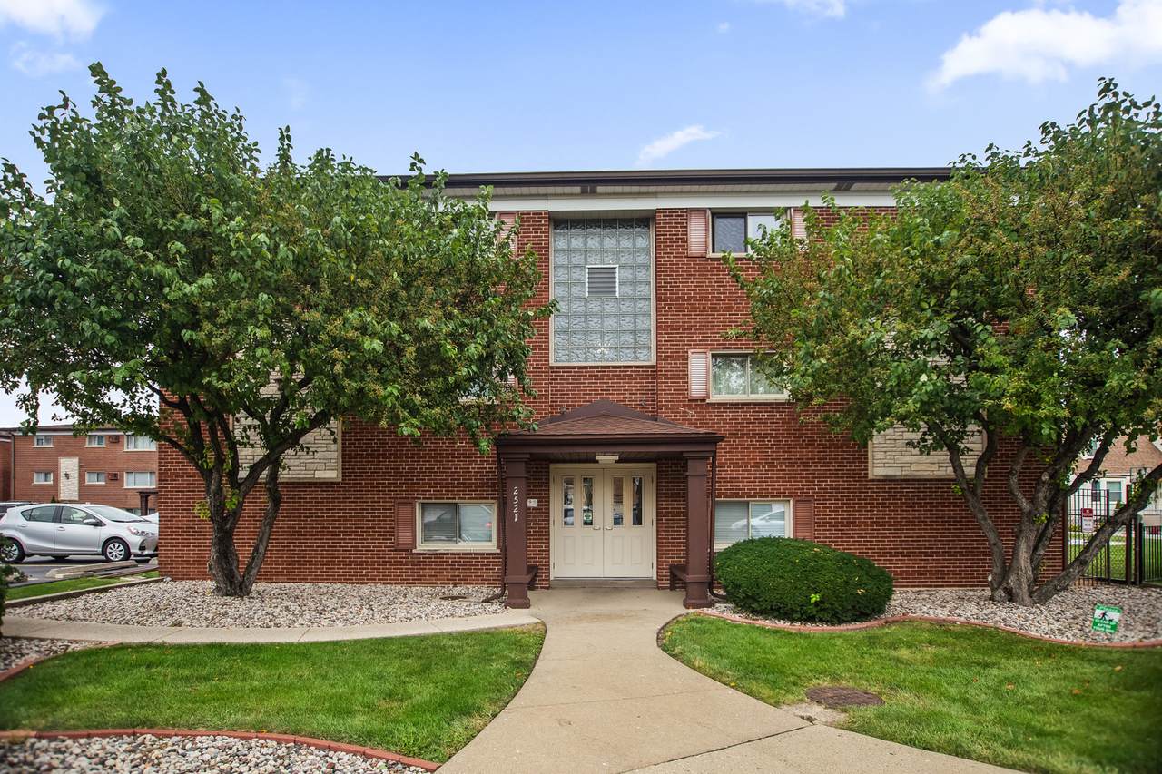 2521 Thatcher Avenue - Photo 1
