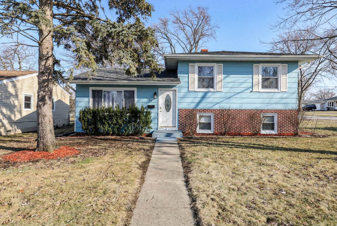 1777 Linden Avenue - Photo 1