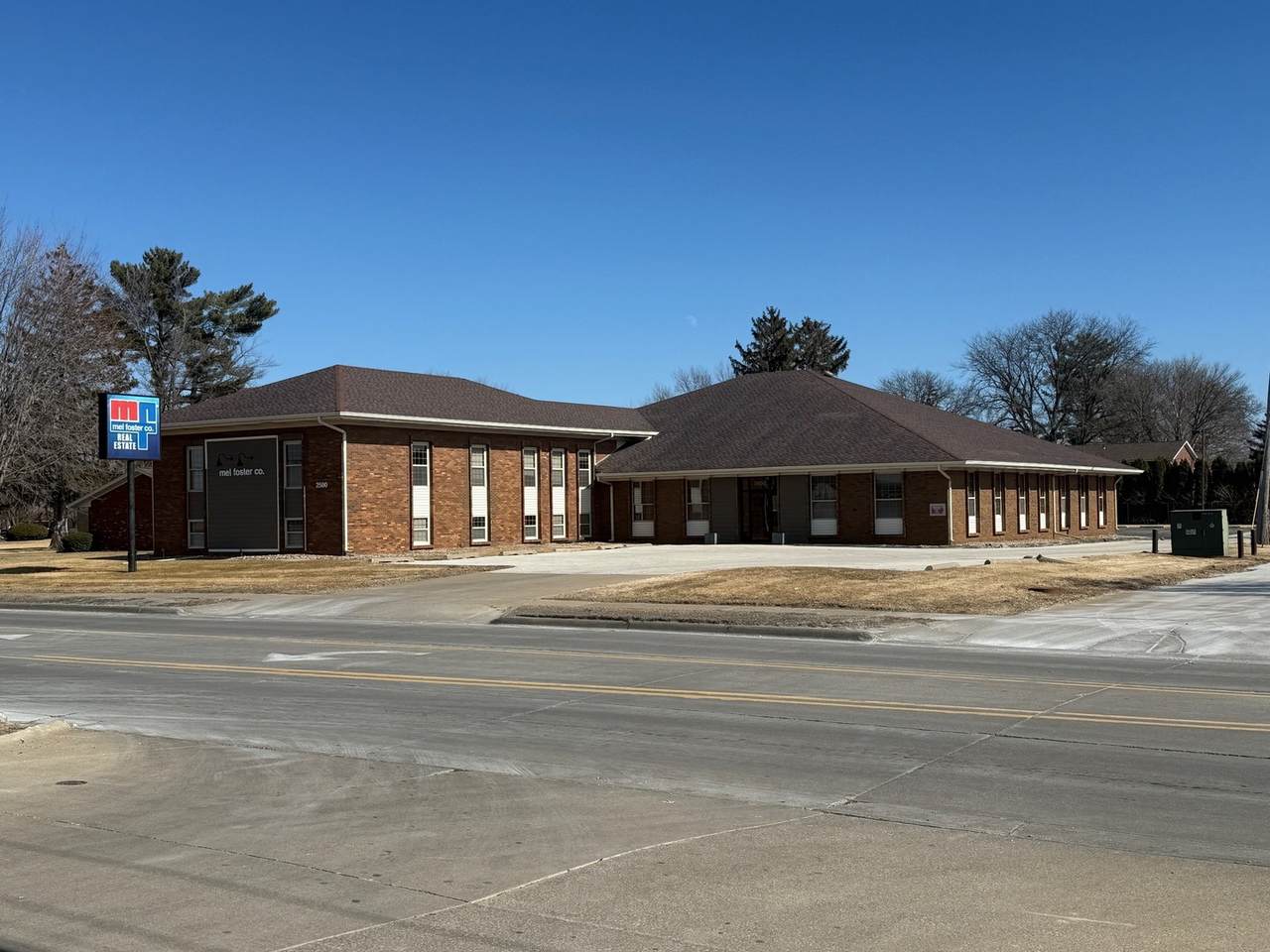 2500 41 Street - Photo 1