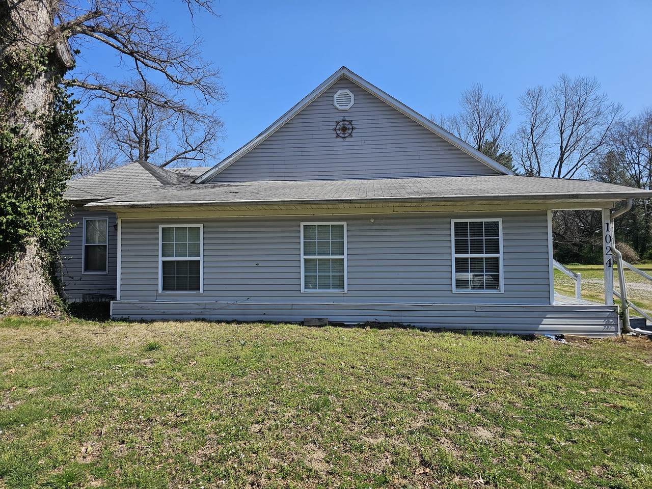 1024 Tolle Road - Photo 1