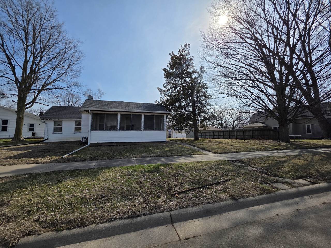2313 7th Street - Photo 1
