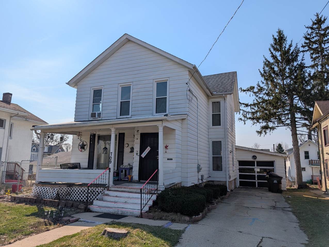 709 Lincoln Boulevard - Photo 1