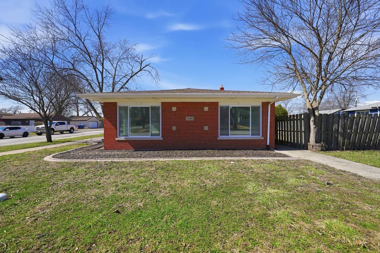 1344 Hirsch Avenue - Photo 1