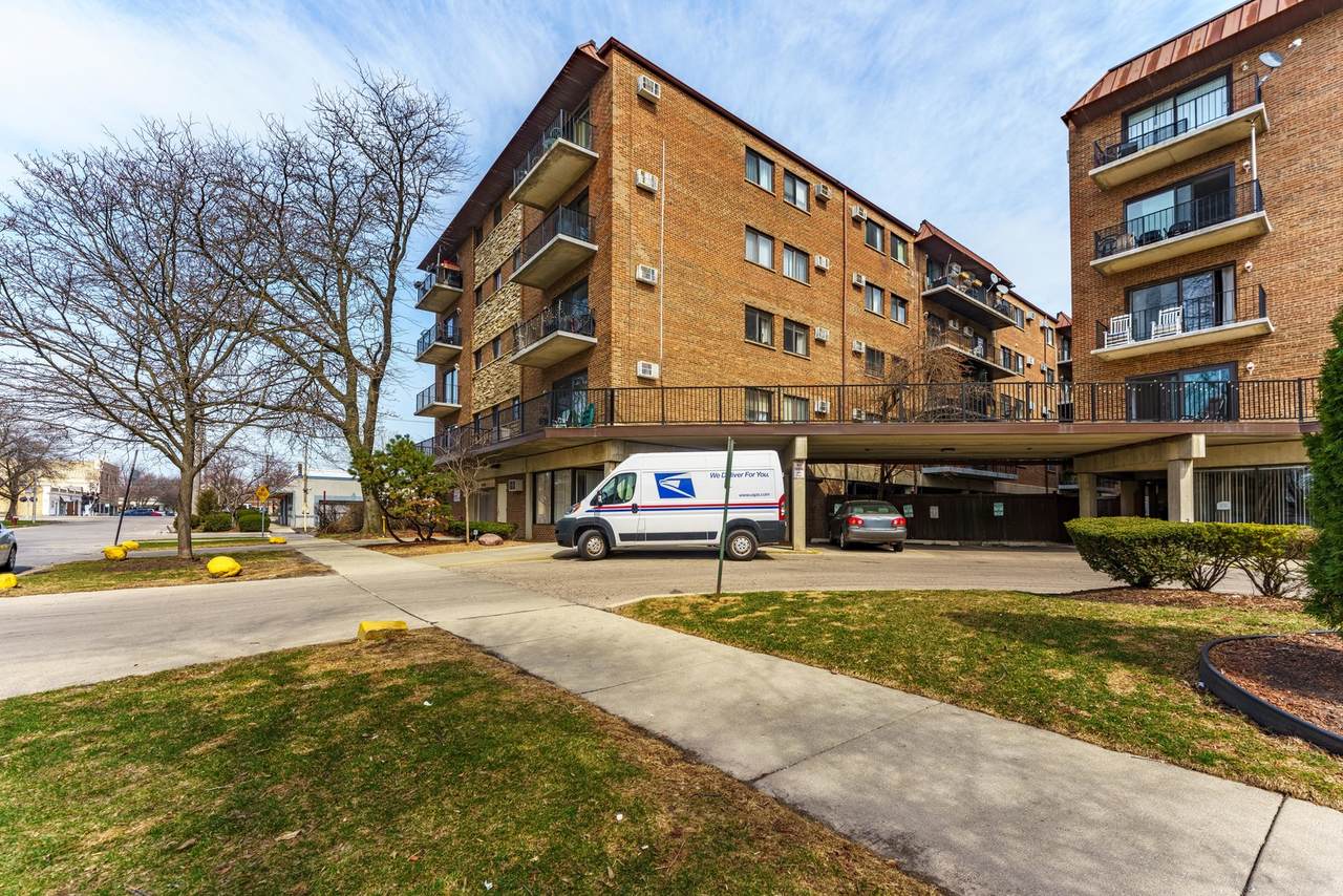 2333 Neva Avenue - Photo 1