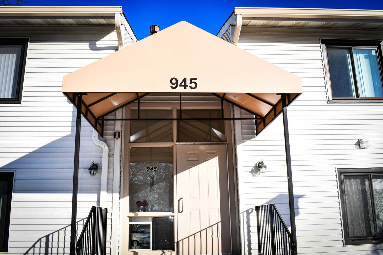 945 Commonwealth Court - Photo 1
