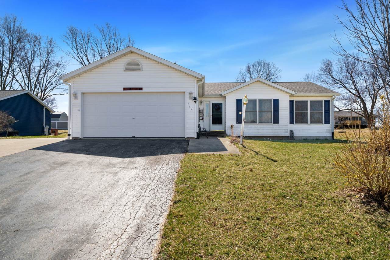 227 Meadow Drive - Photo 1