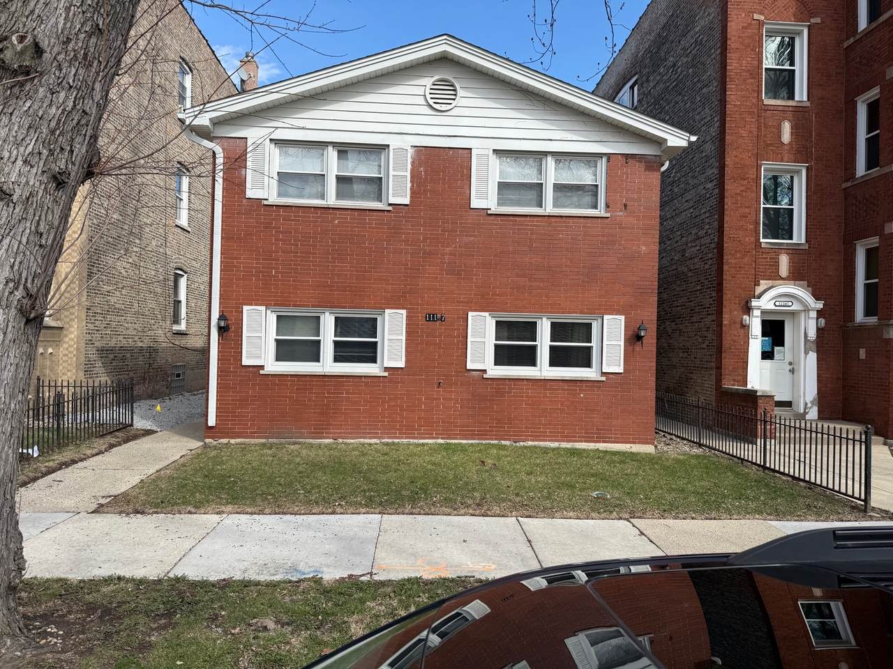 11137 Emerald Avenue - Photo 1