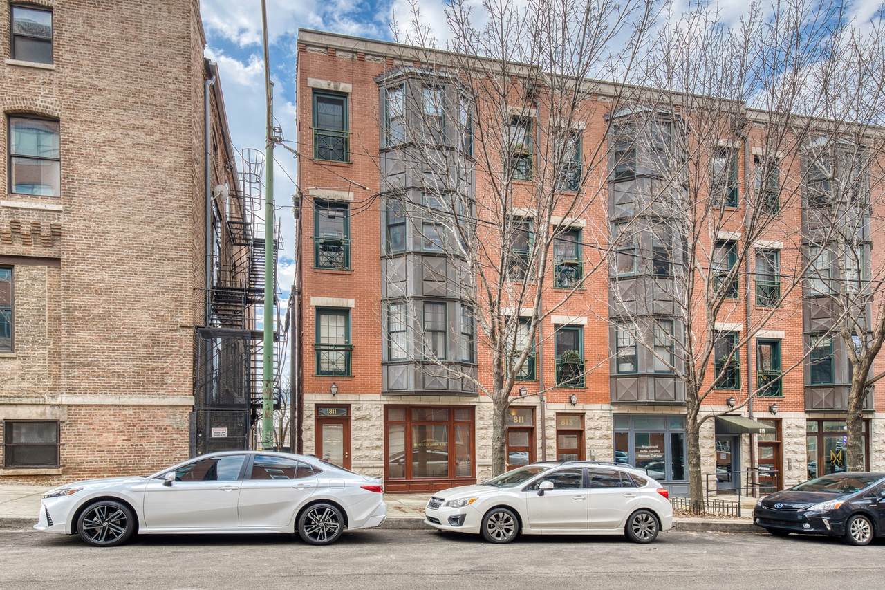 811 Superior Street - Photo 1