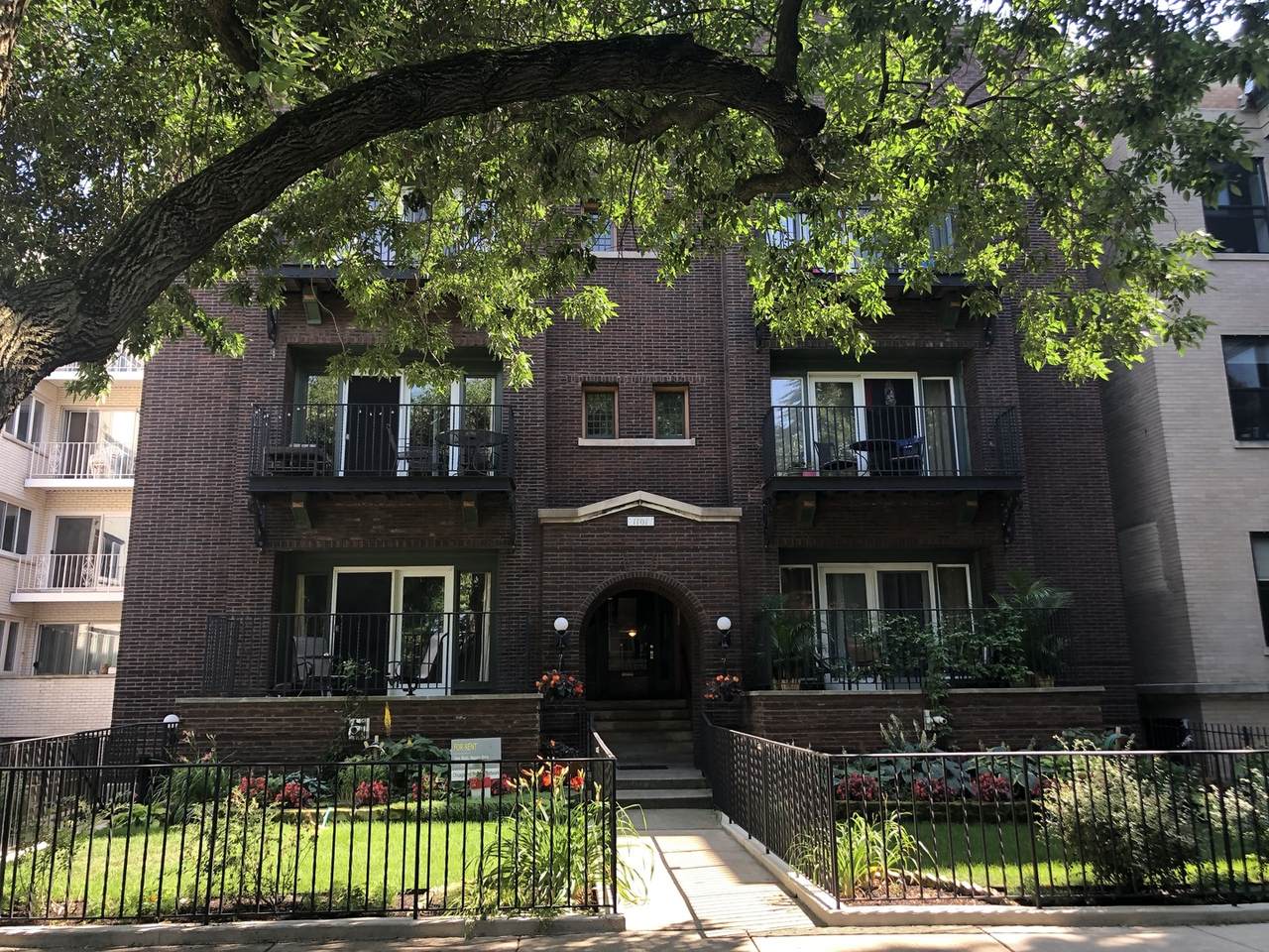 1101 Pratt Boulevard - Photo 1