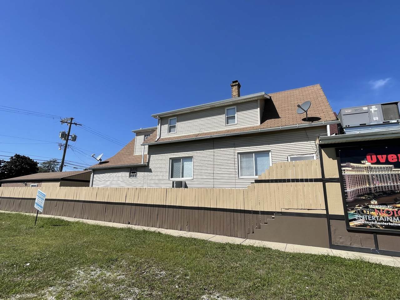 714 Broadway Avenue - Photo 1