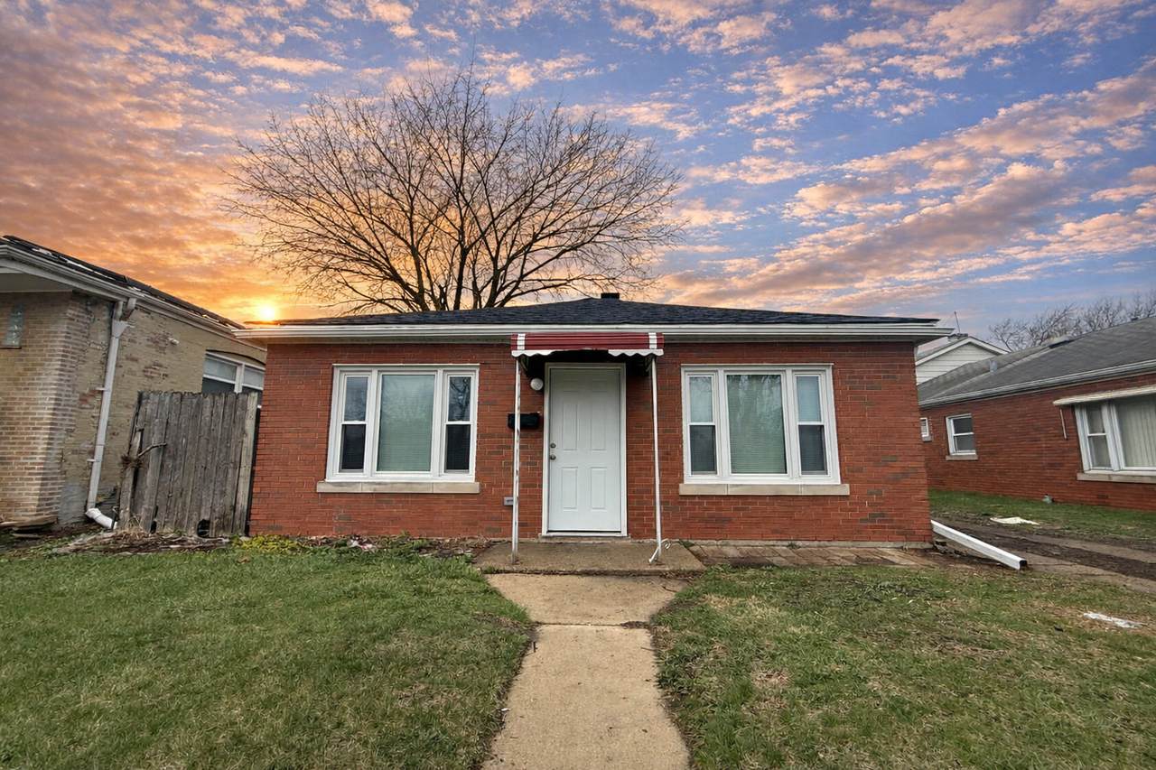 14916 Langley Avenue - Photo 1