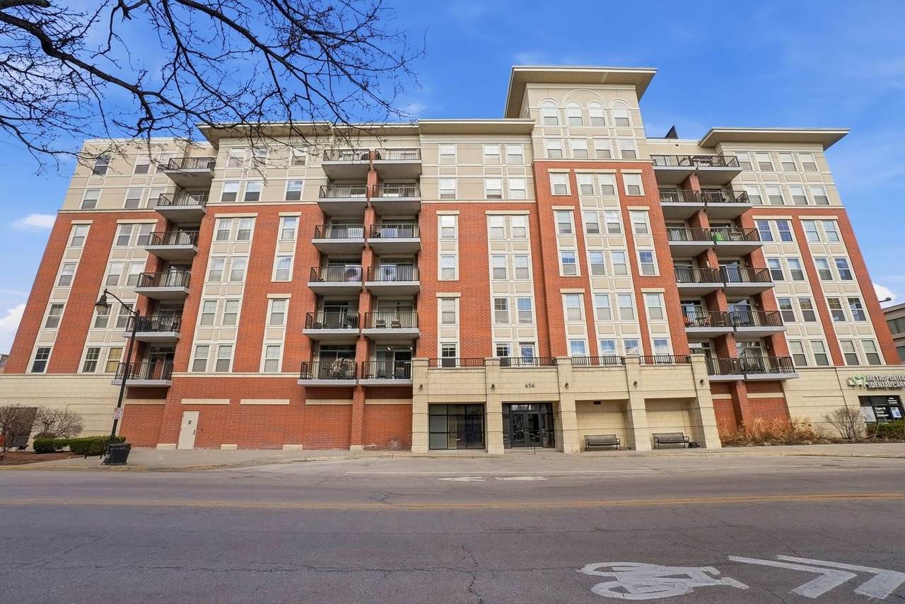 656 Pearson Street - Photo 1