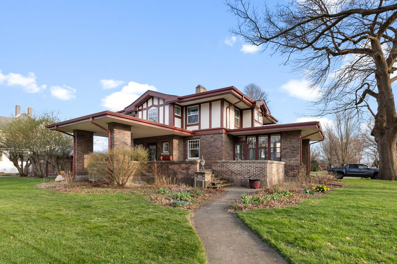 205 Lincoln Avenue - Photo 1