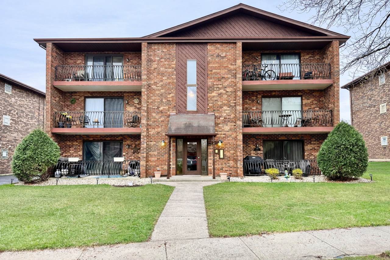 7925 Paxton Avenue - Photo 1