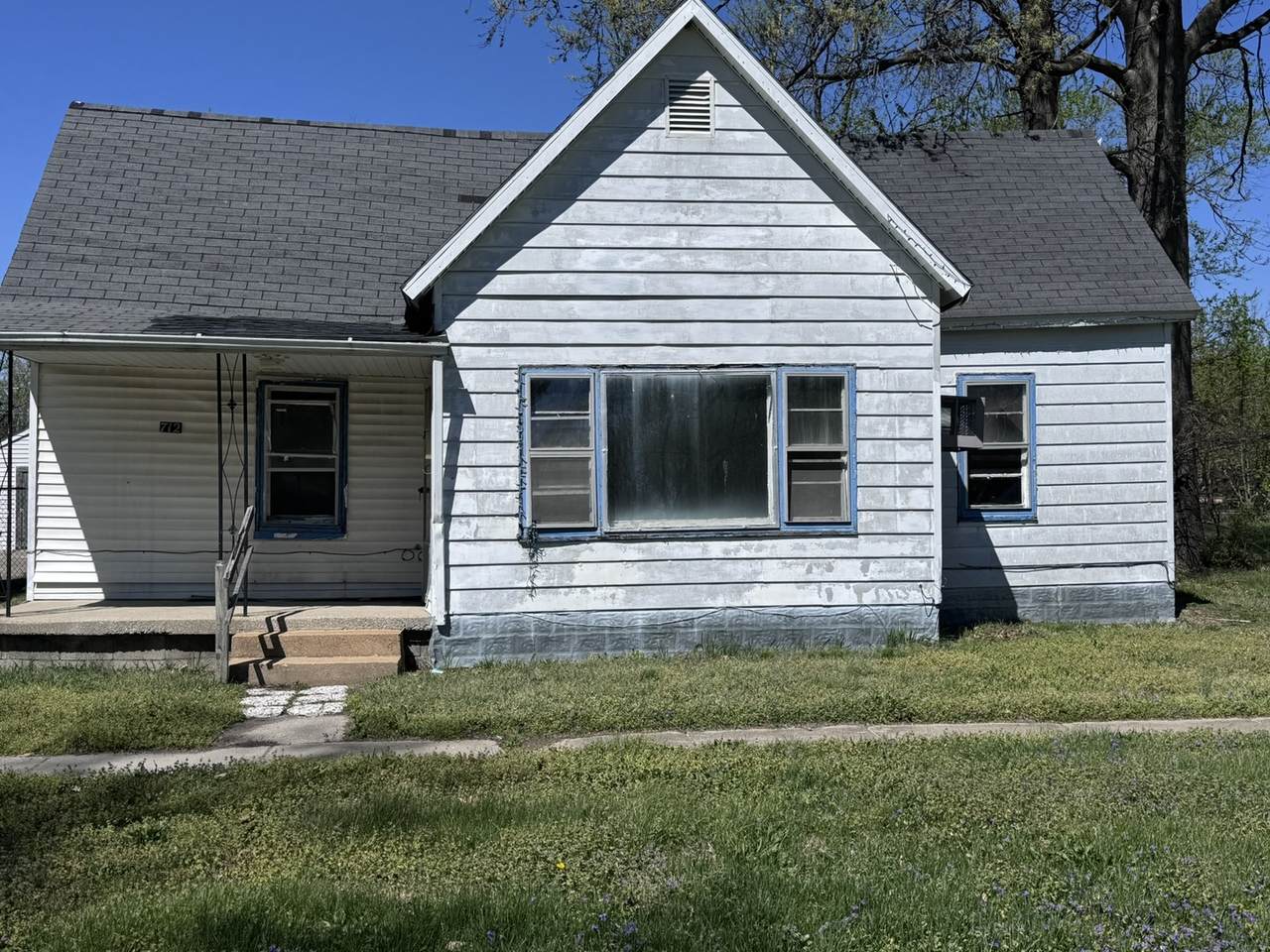 712 Rhodes Street - Photo 1