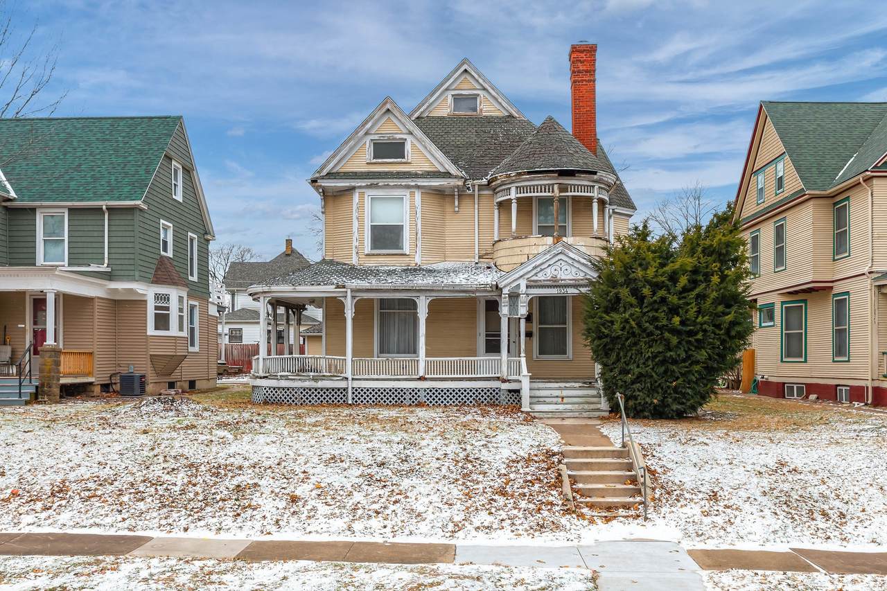 1934 Grand Avenue - Photo 1