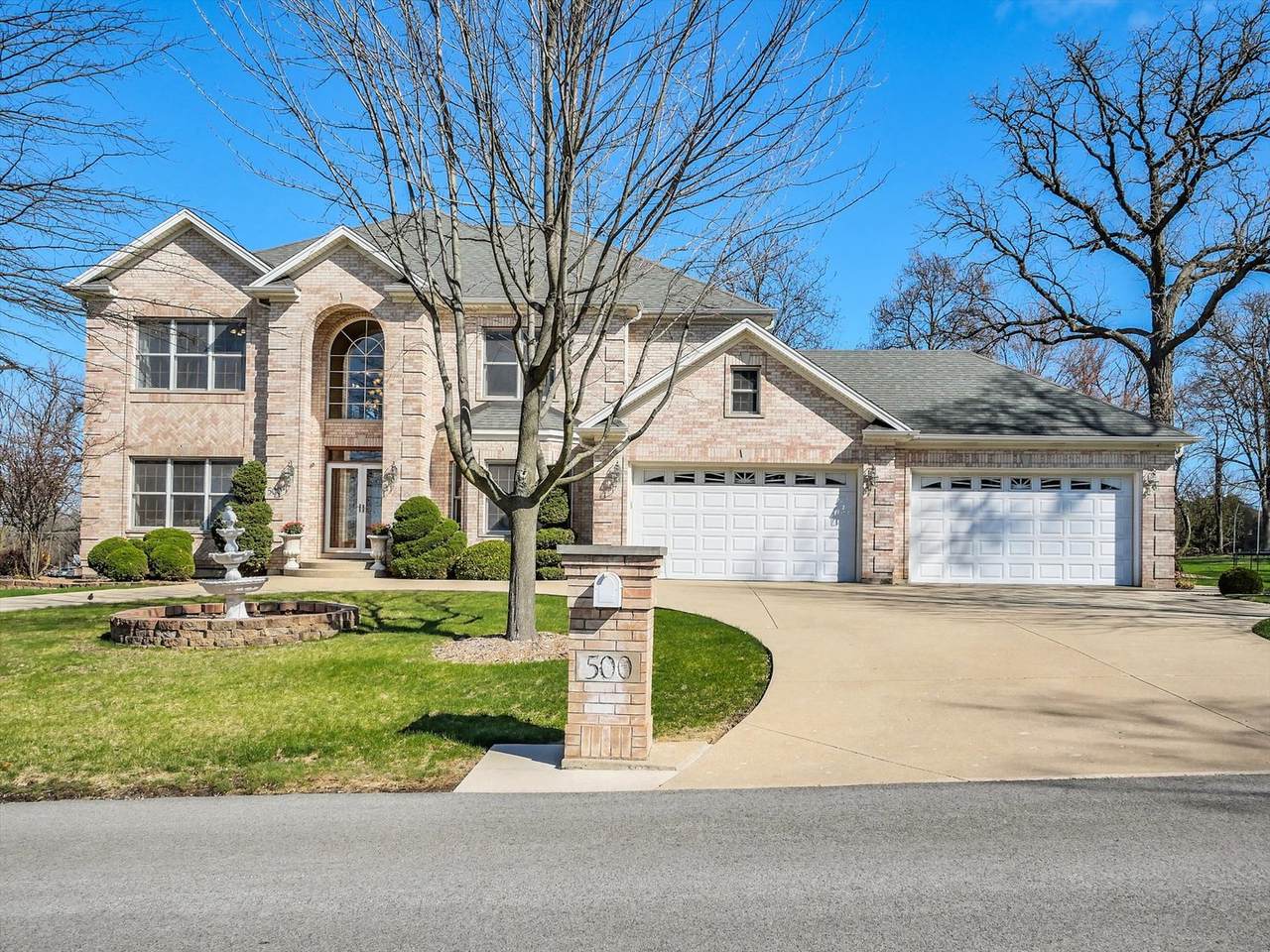 500 Sherwood Drive - Photo 1