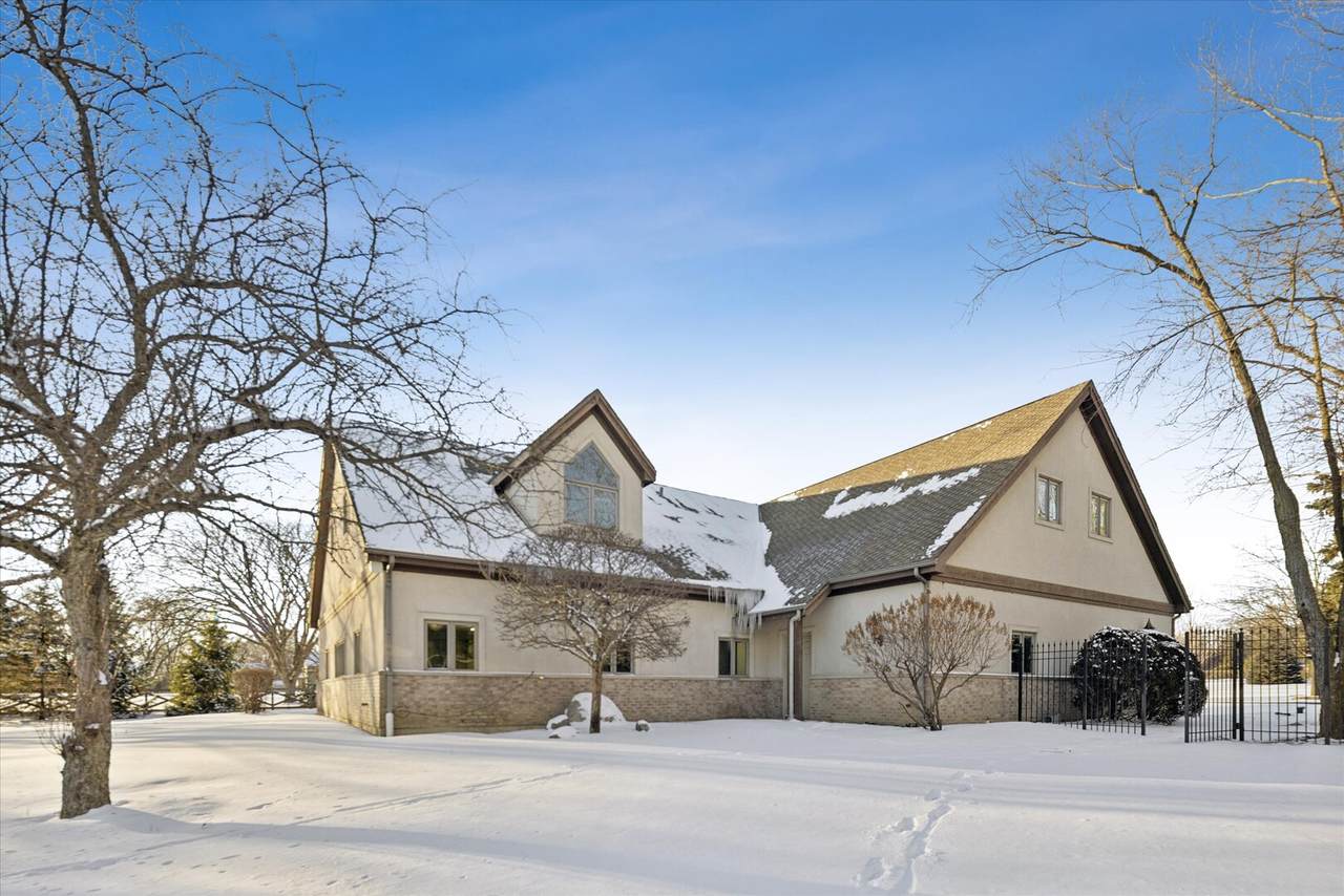 16W125 89th Street - Photo 1
