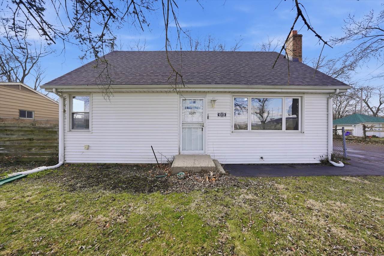 16608 Sawyer Avenue - Photo 1