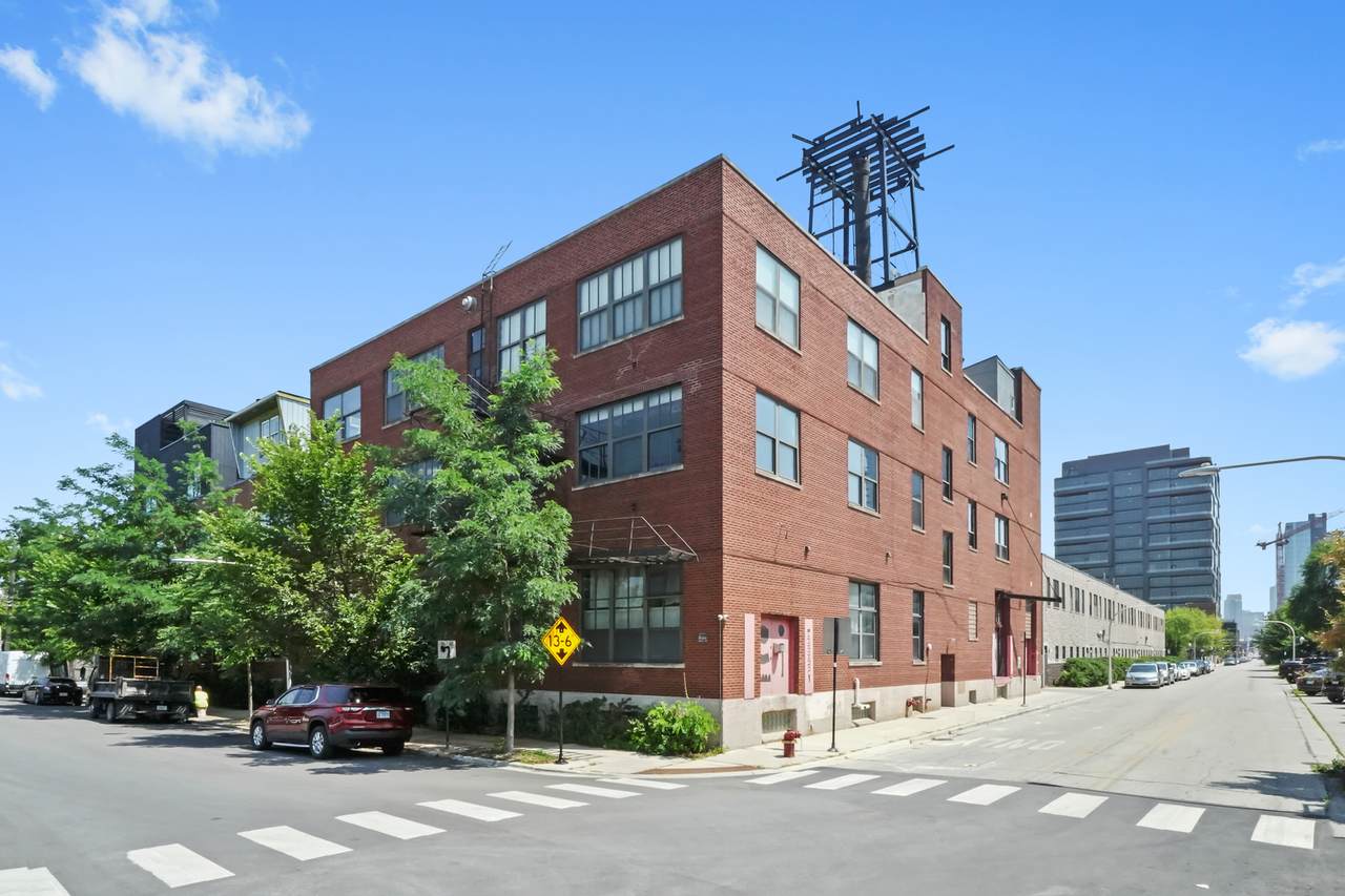 407 Elizabeth Street - Photo 1