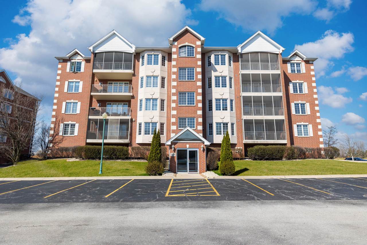 7716 Greenway Boulevard - Photo 1