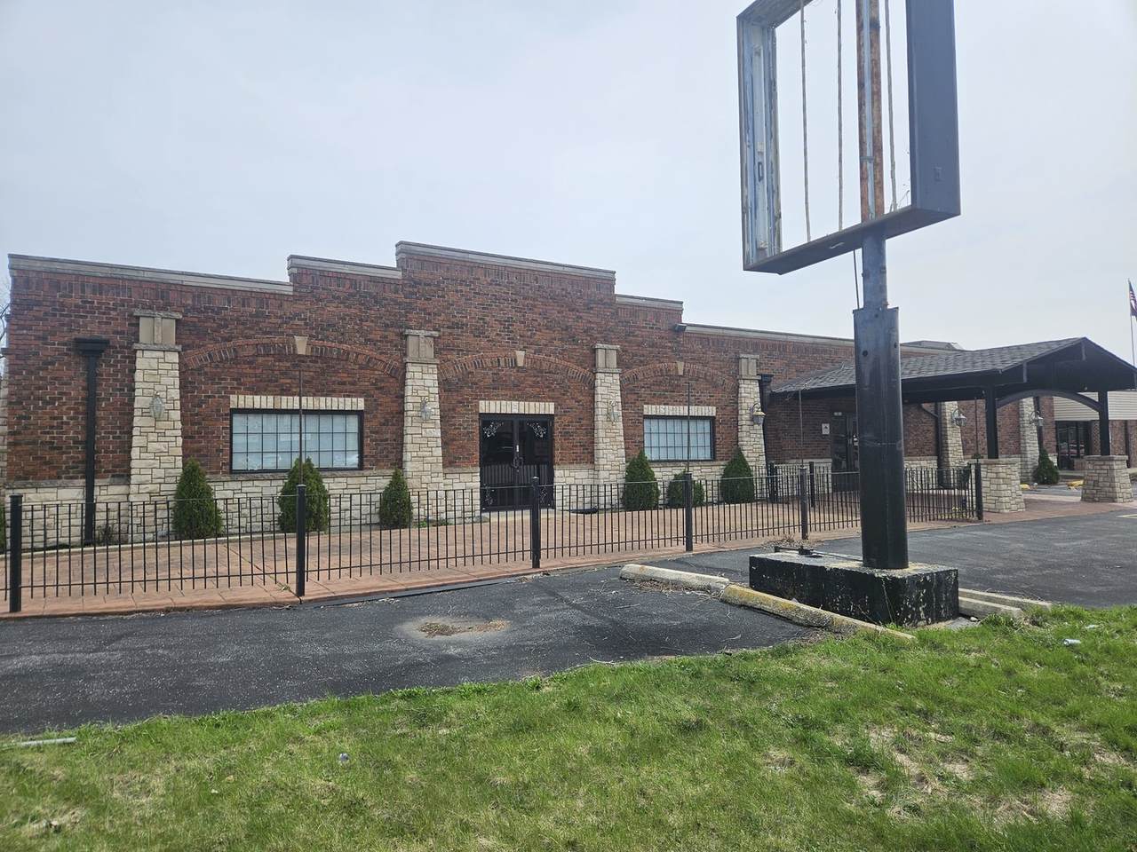 11011 Southwest Highway - Photo 1