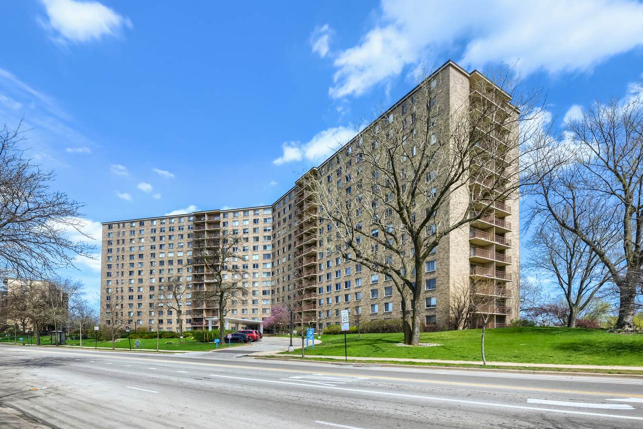 6833 Kedzie Avenue - Photo 1
