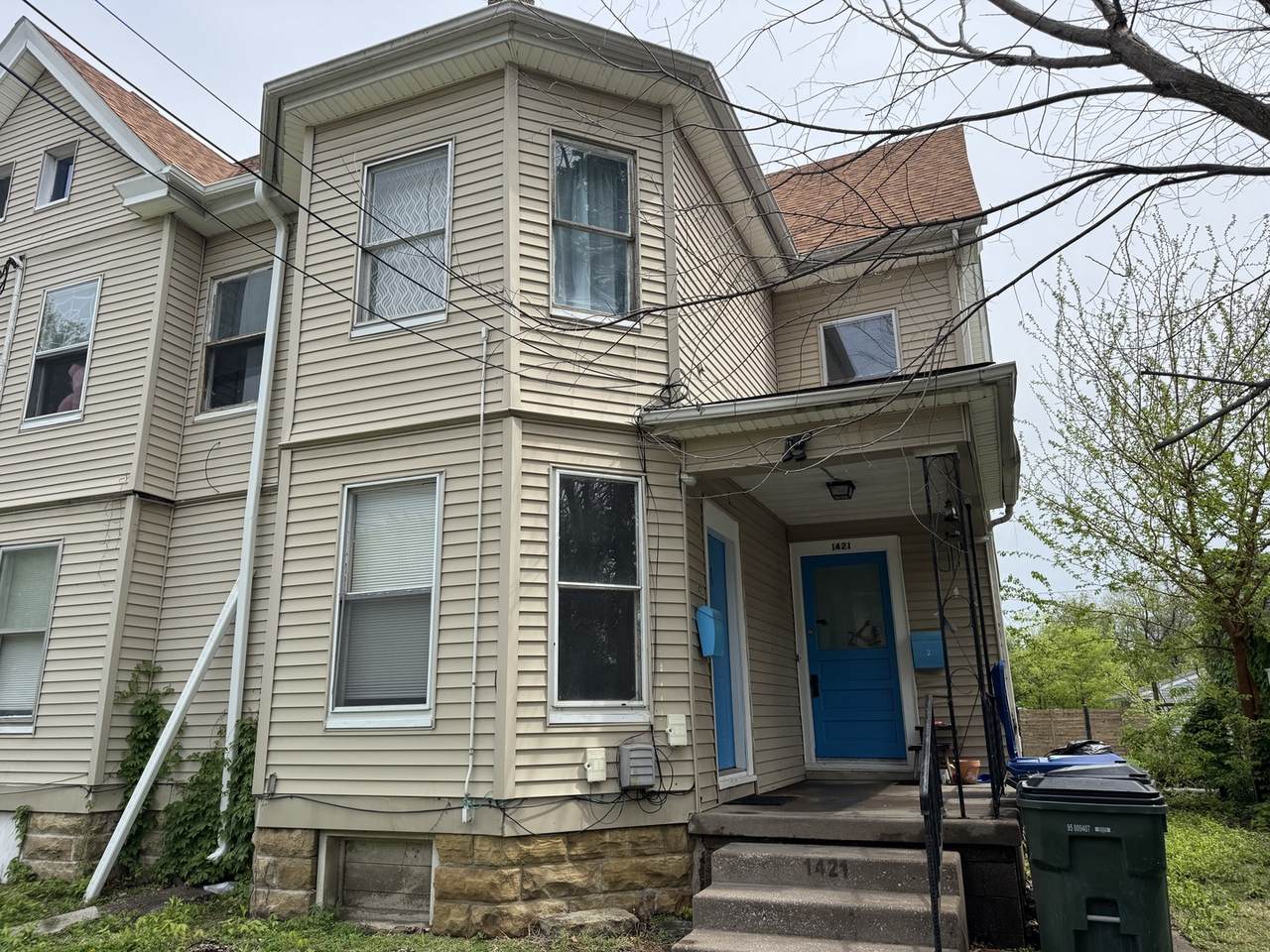 1421 Grand Avenue - Photo 1